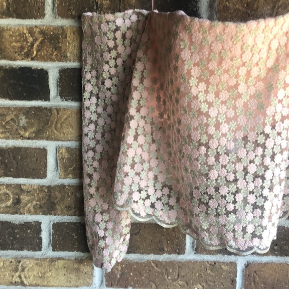 ALBERTO MAKALI Pink Gold Flowers Shoulder Off Sleeve Top - Picture 4 of 14